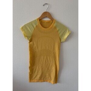 Lululemon Women's Sz 4 Swiftly Tech Athletic Short Sleeve Two Toned Yellow